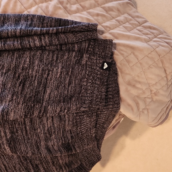 Roxy tunic style sweater. ❤️ - Picture 5 of 5